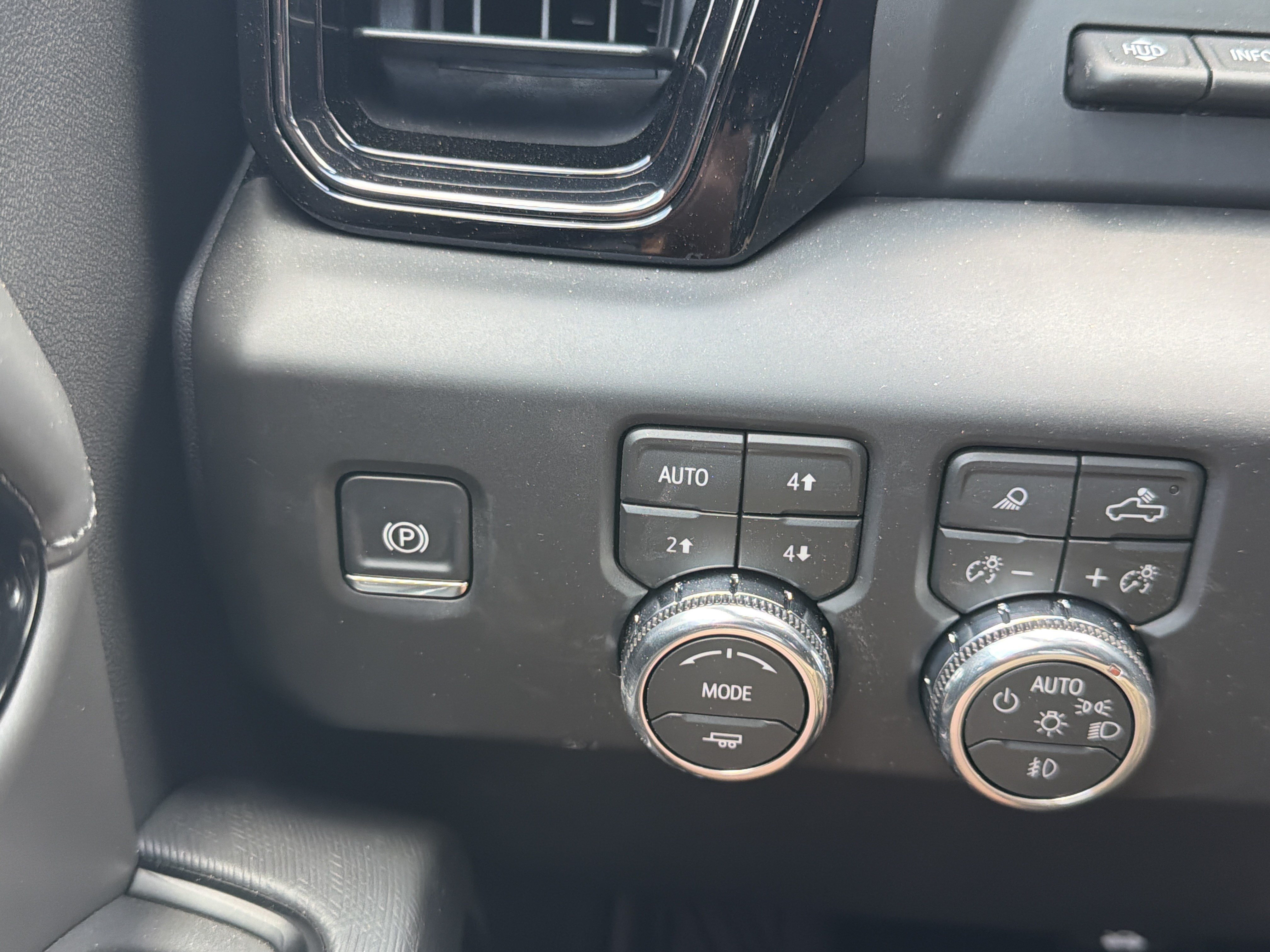 New 2026 GMC Sierra 2500 AT4X w/ AT4X AEV Edition AWD/4WD image 31