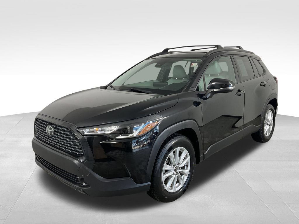 Used 2022 Toyota Corolla Cross LE AWD/4WD image 4
