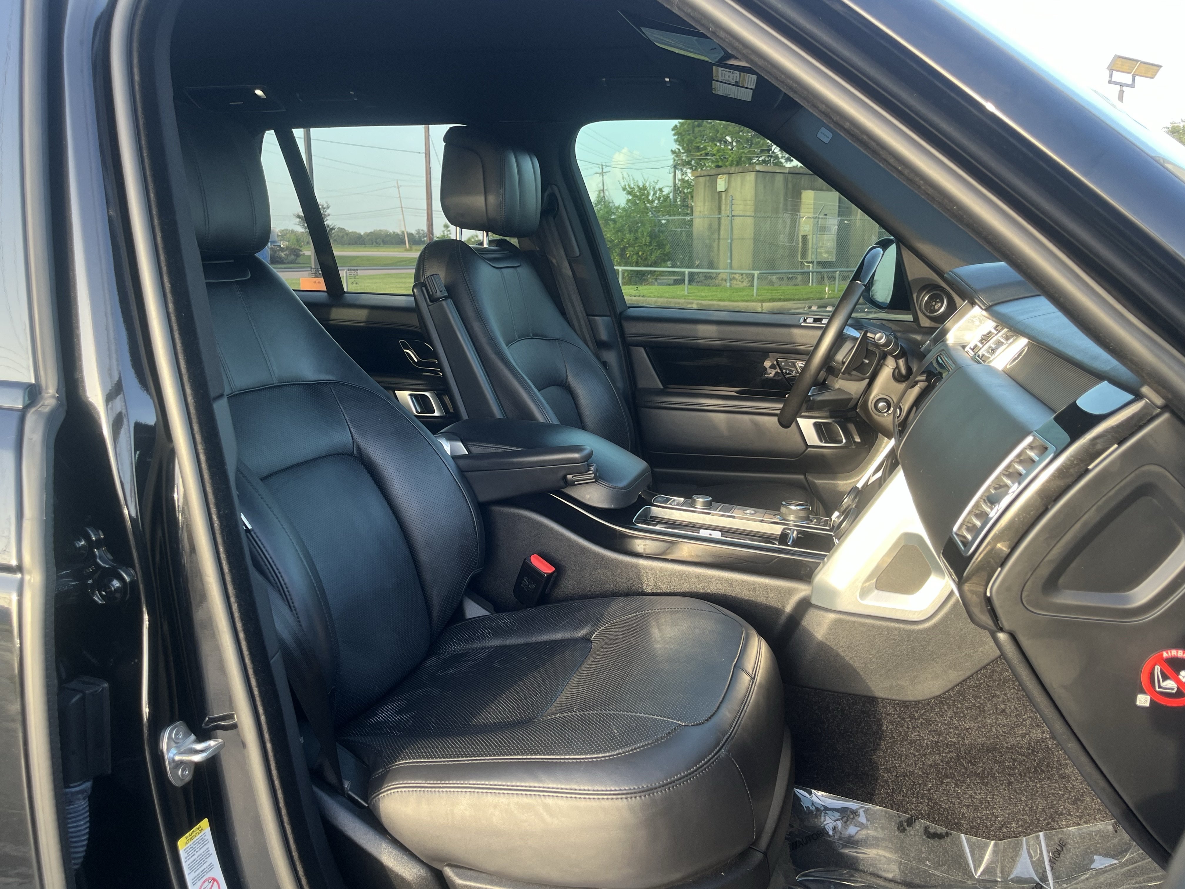 Used 2018 Land Rover Range Rover Supercharged AWD/4WD image 32