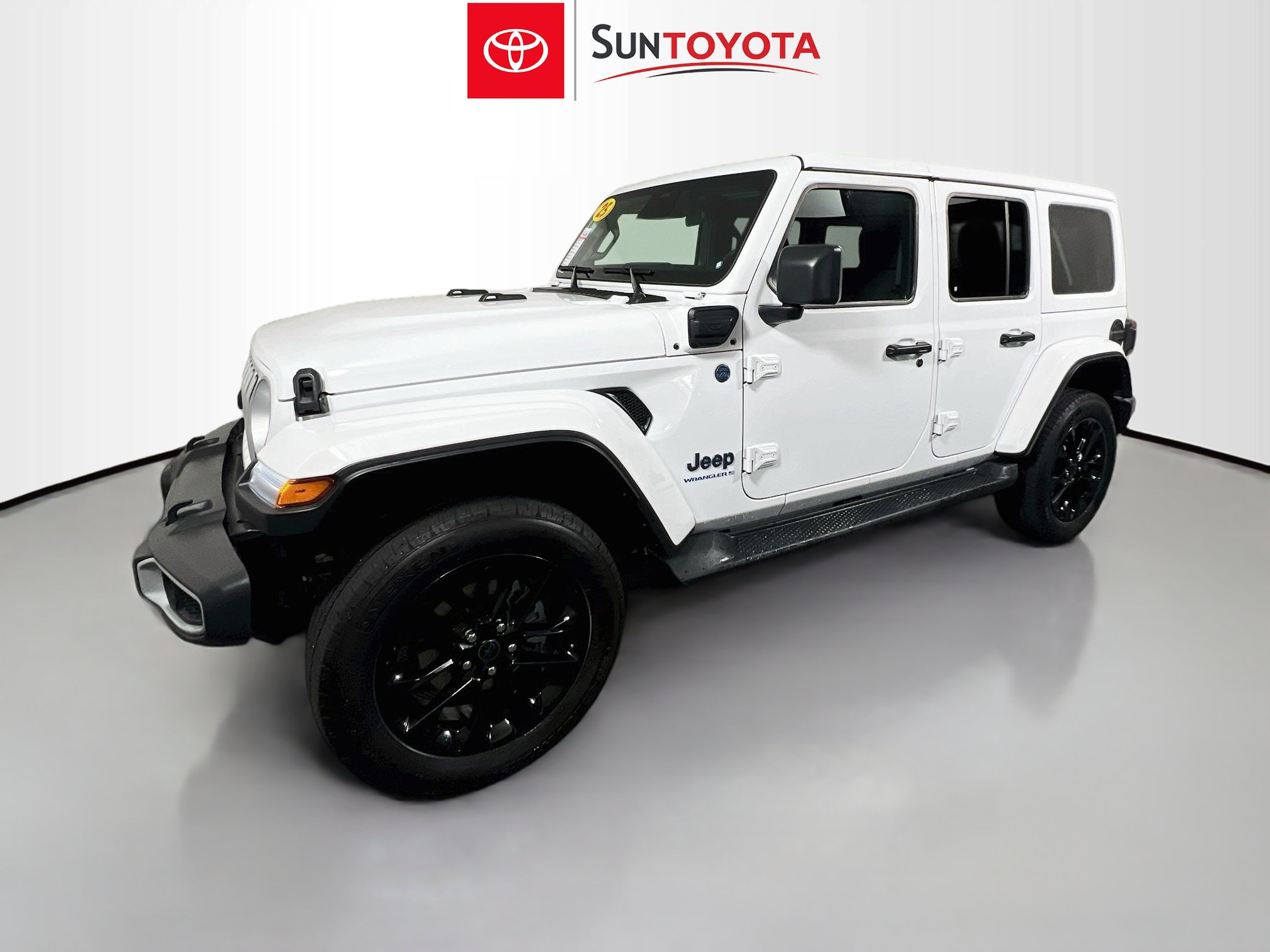 Used 2025 Jeep Wrangler Unlimited Sahara AWD/4WD image 9