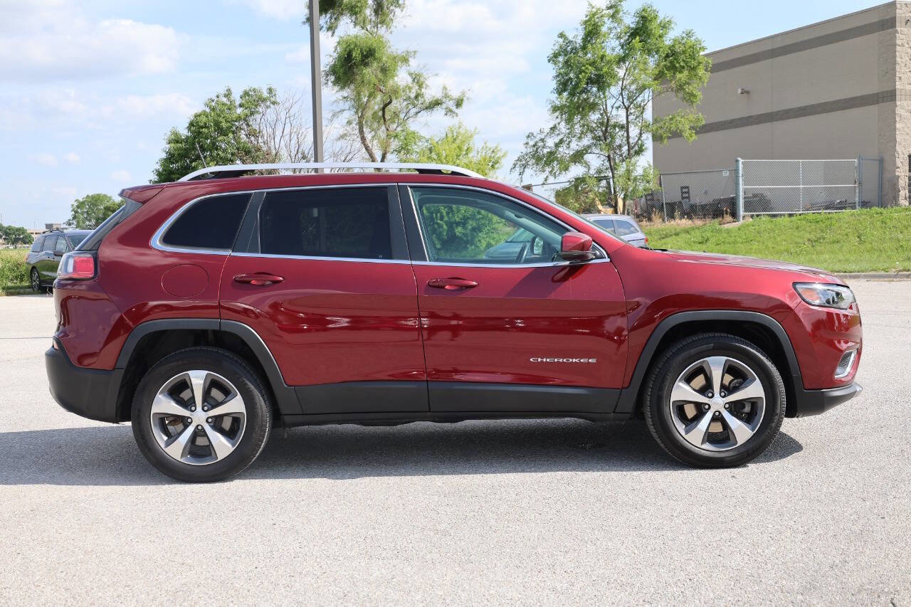 Used 2019 Jeep Cherokee Limited image 7