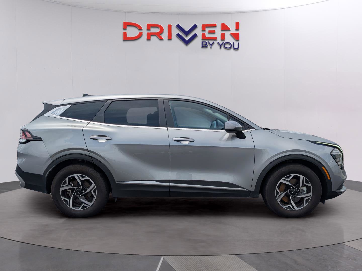 Used 2025 Kia Sportage LX FWD image 6