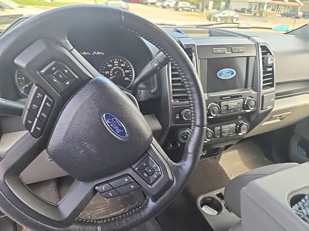 Used 2019 Ford F150 XLT w/ Equipment Group 302A Luxury AWD/4WD image 4