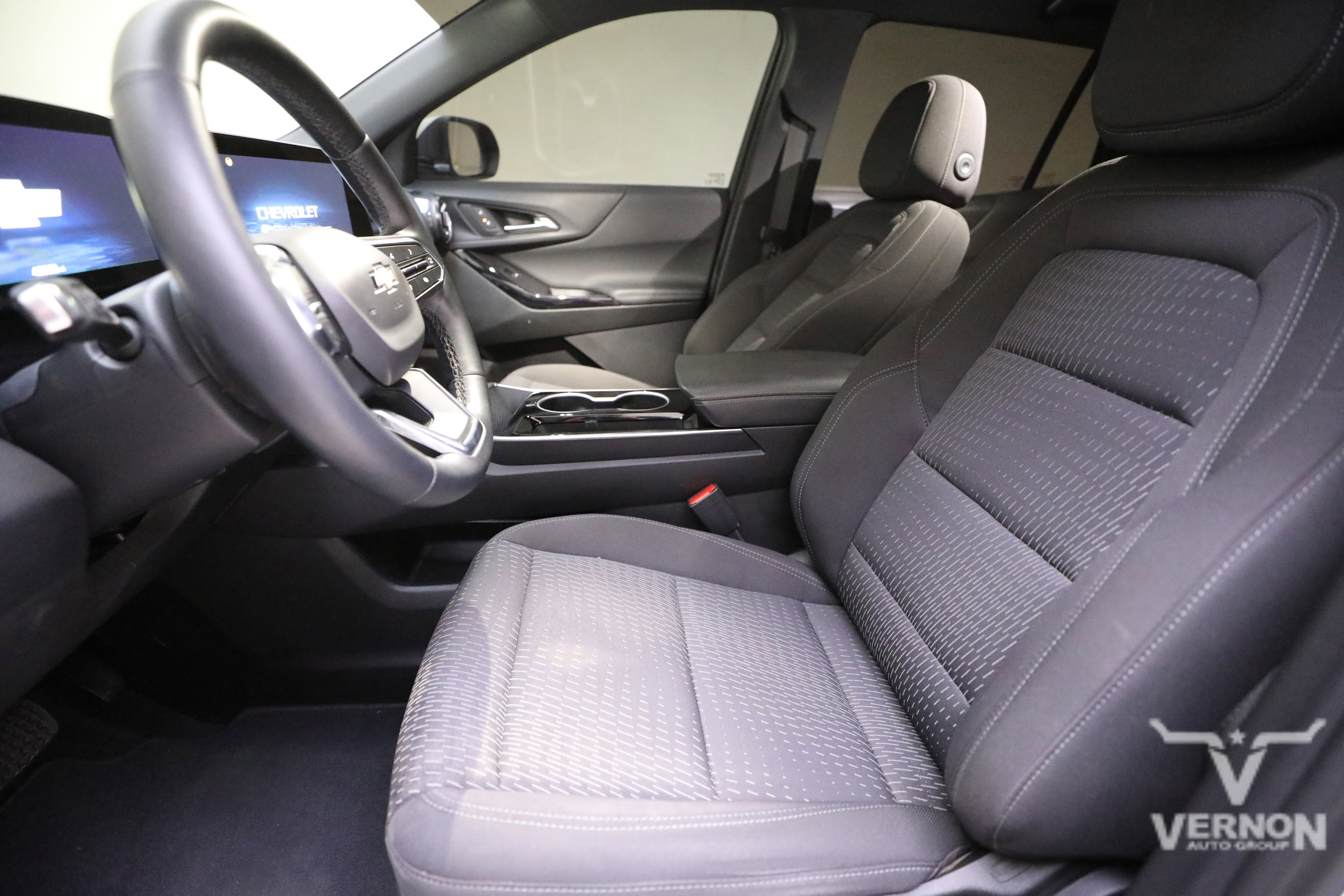 Used 2025 Chevrolet Equinox LT w/ Safety and Technology Package image 10