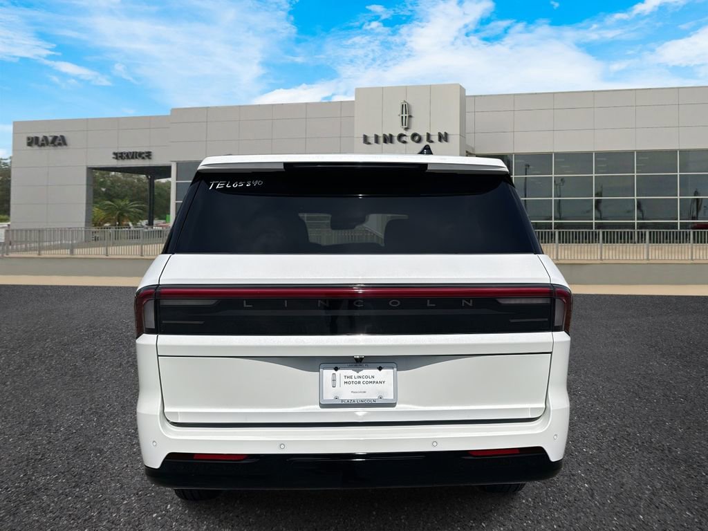New 2026 Lincoln Navigator Reserve w/ Jet Appearance Package image 4