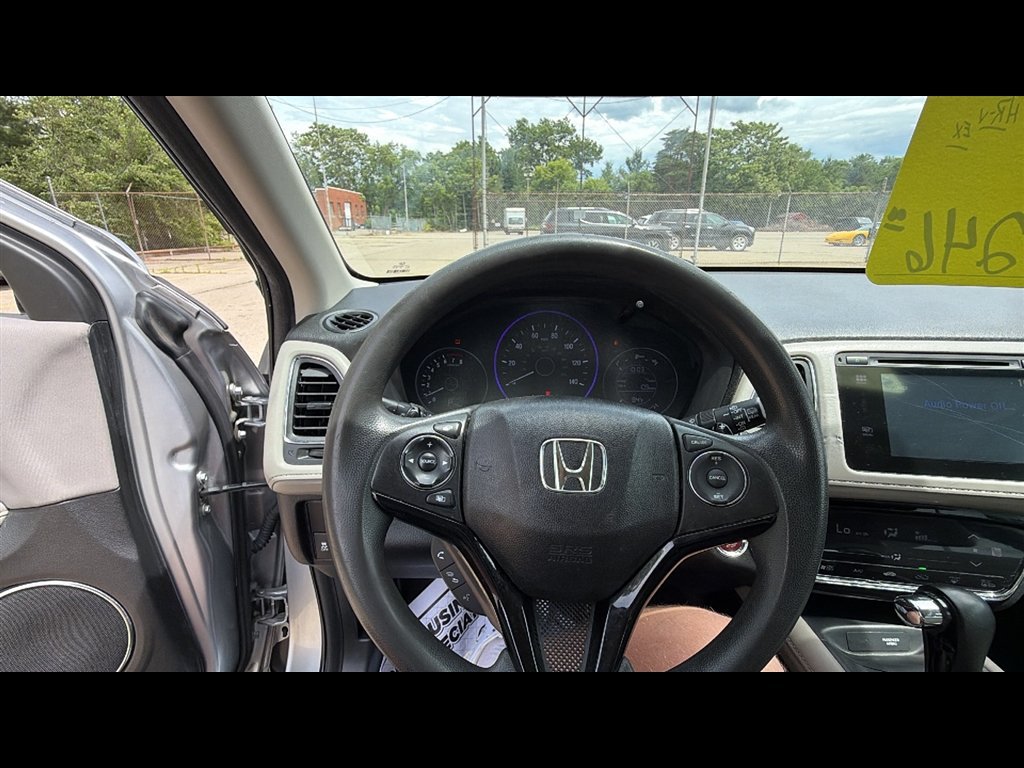Used 2018 Honda HR-V EX image 11