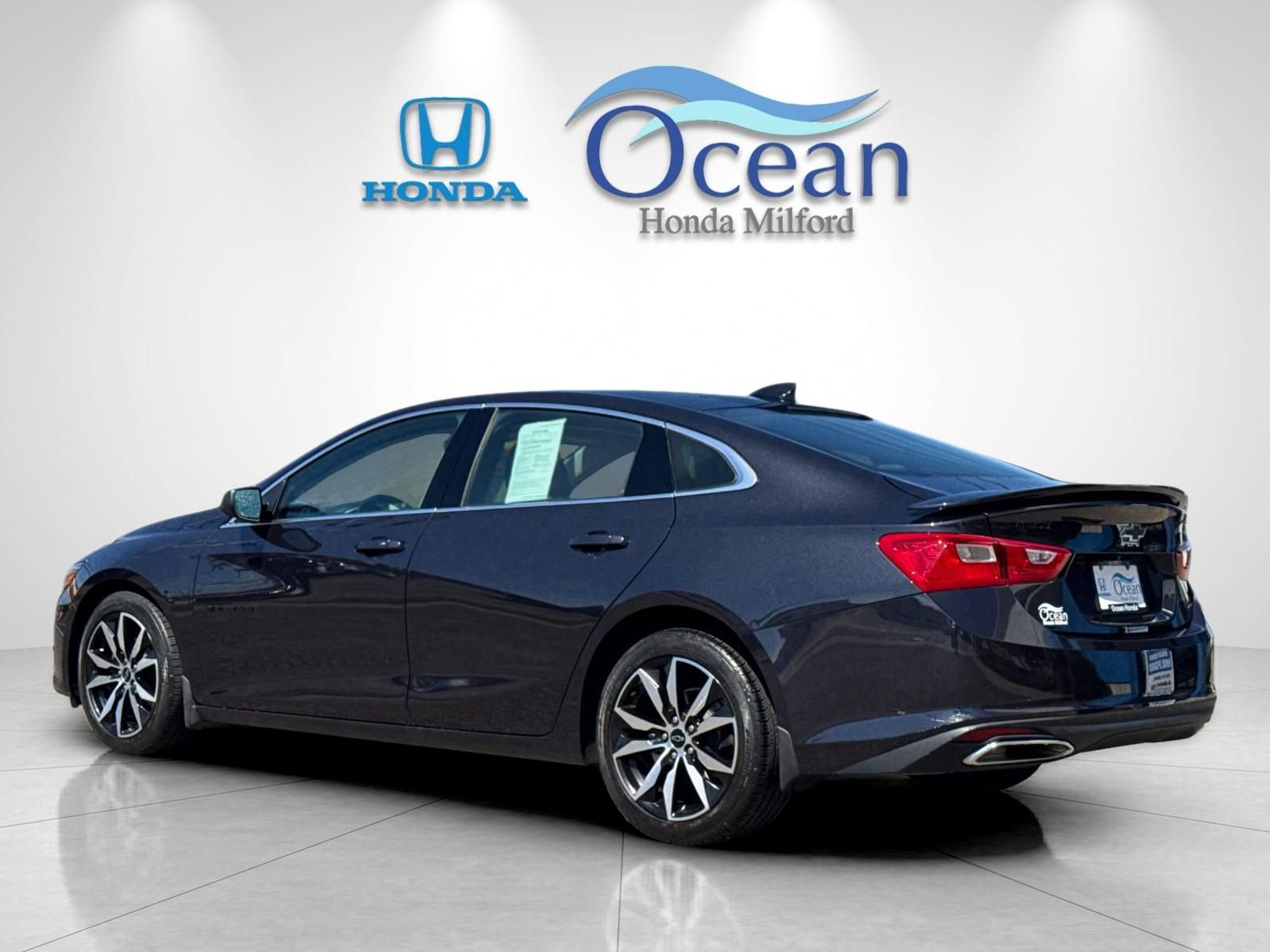 Used 2023 Chevrolet Malibu RS w/ LPO, Floor Liner Package FWD image 5