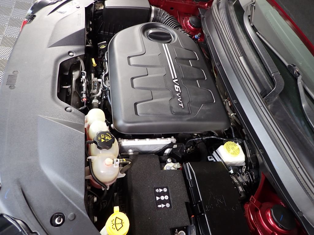 Used 2019 Jeep Cherokee Limited w/ Luxury Group image 12