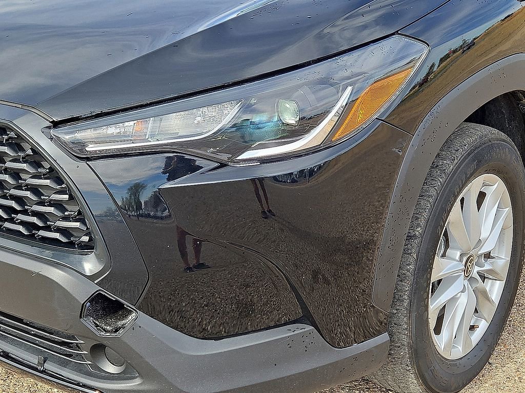 Used 2023 Toyota Corolla Cross LE image 10