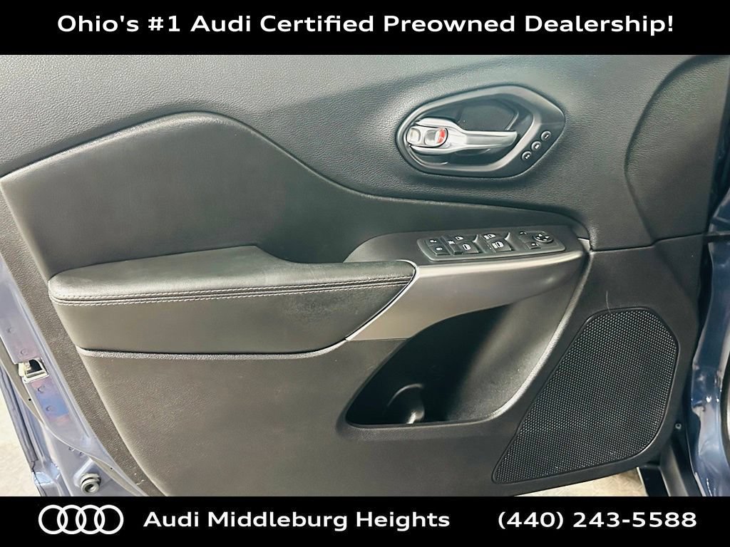 Used 2020 Jeep Cherokee Limited AWD/4WD image 29