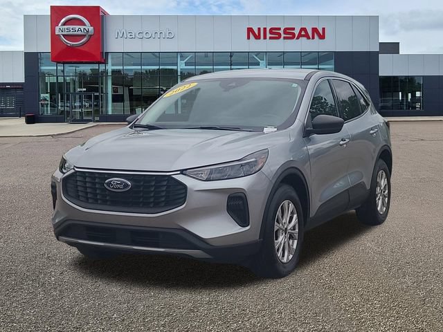 Used 2023 Ford Escape Active w/ Tech Pack #1 AWD/4WD image 3
