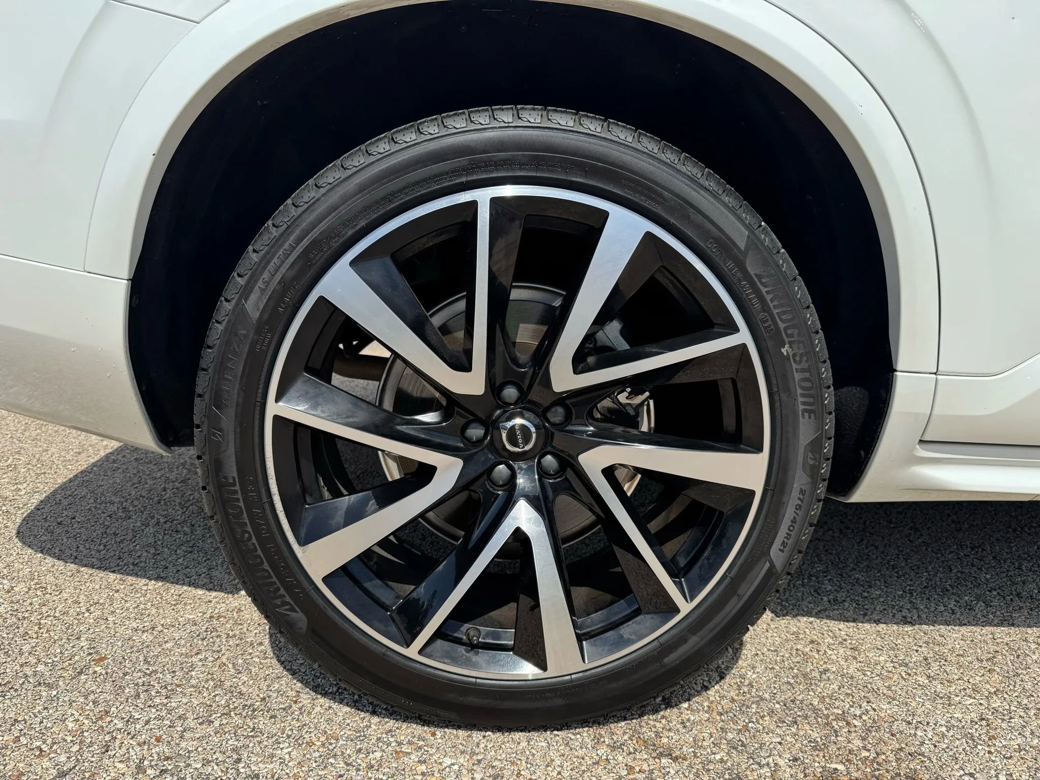 Used 2022 Volvo XC90 T6 Momentum w/ Advanced Package image 18