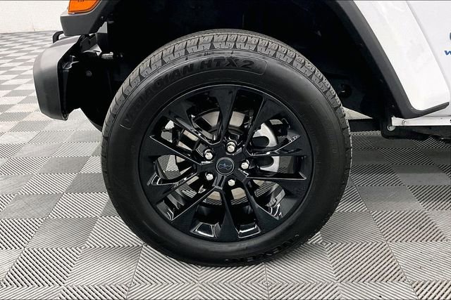 Used 2025 Jeep Wrangler Unlimited Sahara w/ Safety Group image 10