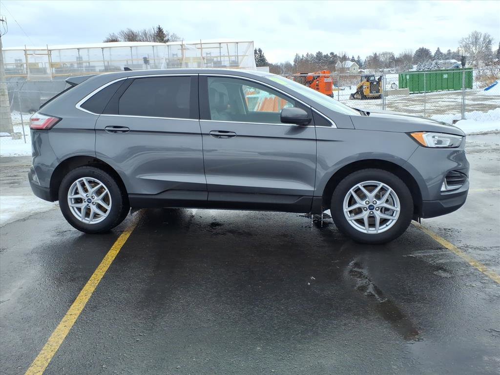 Used 2021 Ford Edge SEL w/ Convenience Package image 4