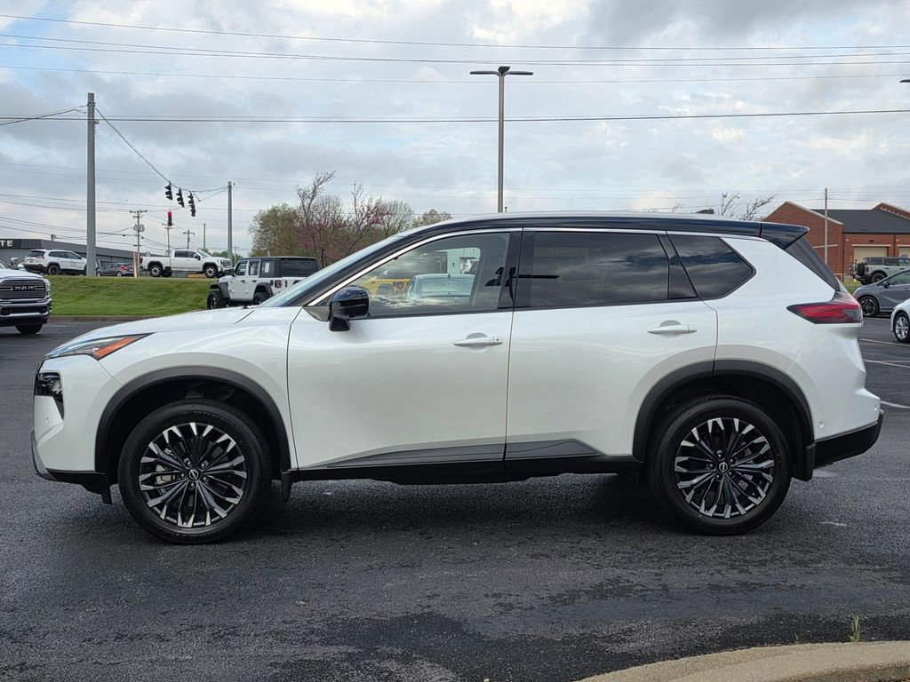 Used 2025 Nissan Rogue SL w/ Tech Package image 8