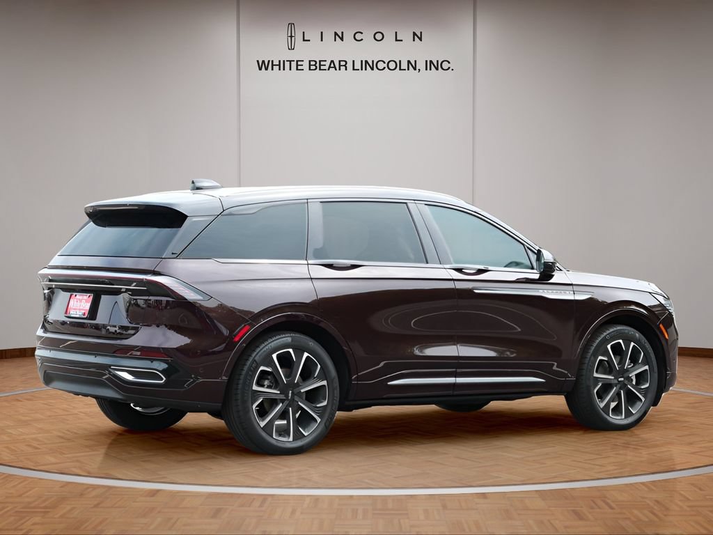 Used 2024 Lincoln Nautilus Reserve w/ Equipment Group 202A AWD/4WD image 5