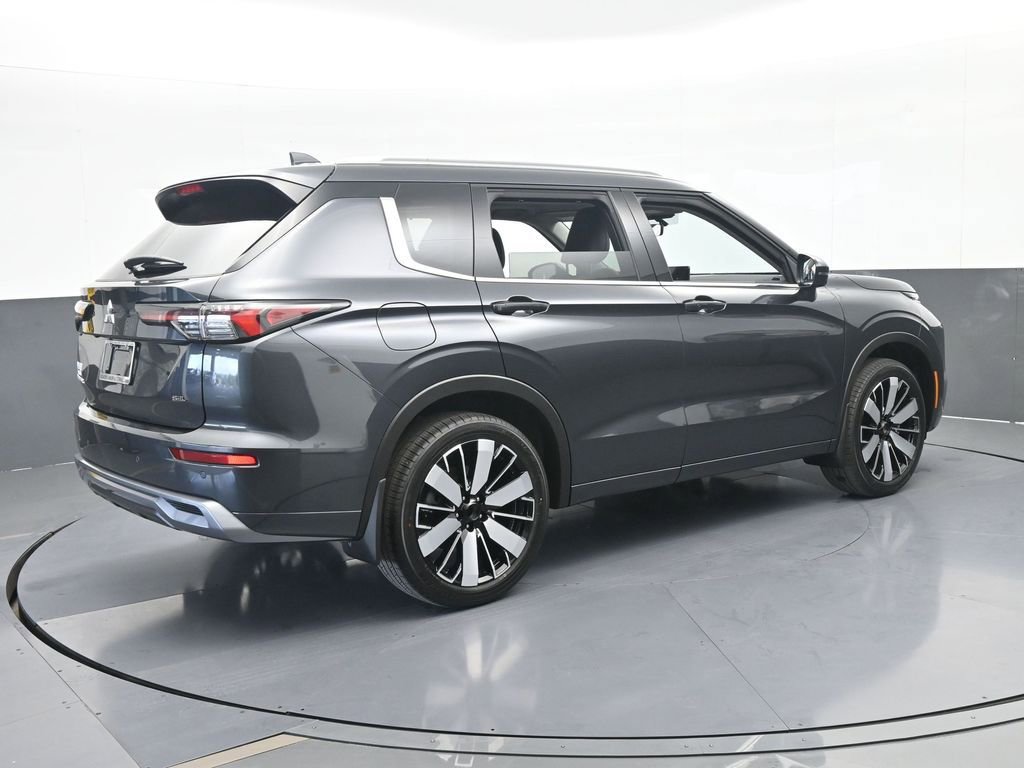 New 2026 Mitsubishi Outlander SEL FWD image 6