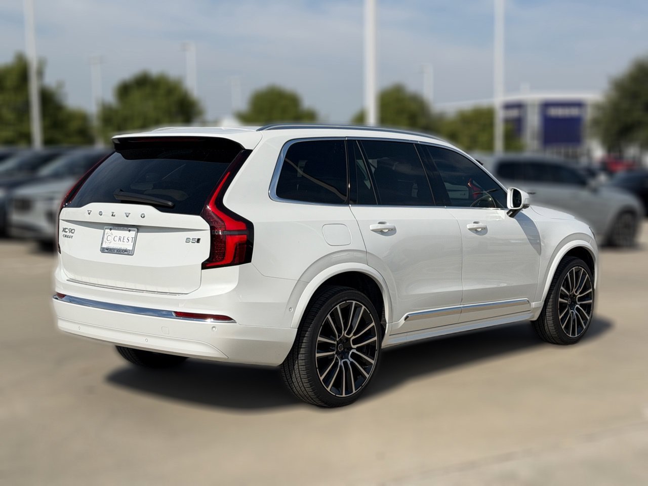 New 2026 Volvo XC90 B5 Plus w/ Protection Package Premier AWD/4WD image 8