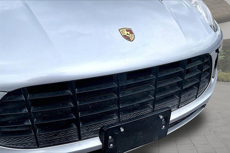 Used 2017 Porsche Macan AWD/4WD image 25