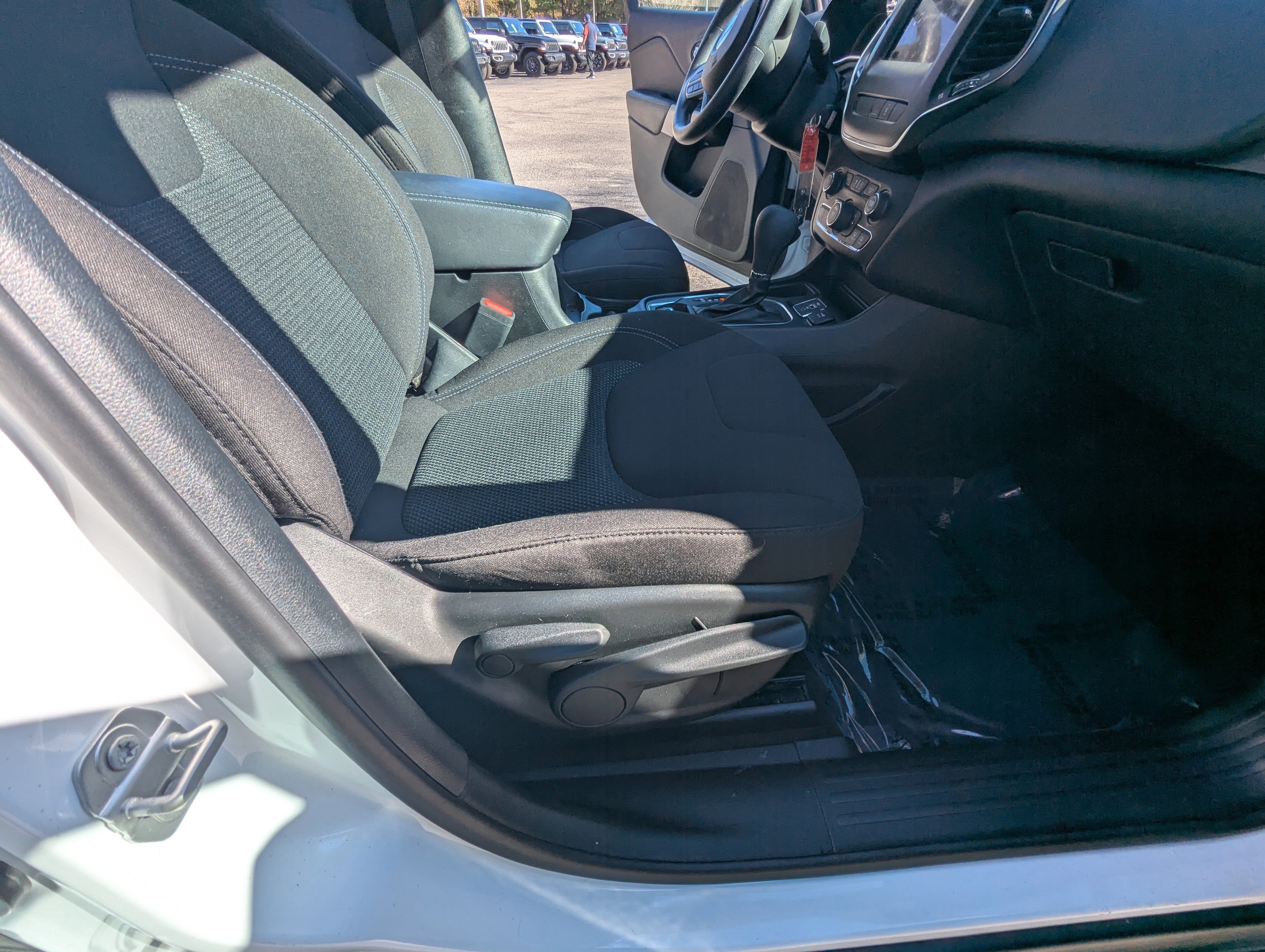 Certified 2021 Jeep Cherokee Latitude image 13