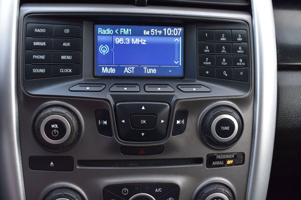 Used 2013 Ford Edge SE FWD image 30