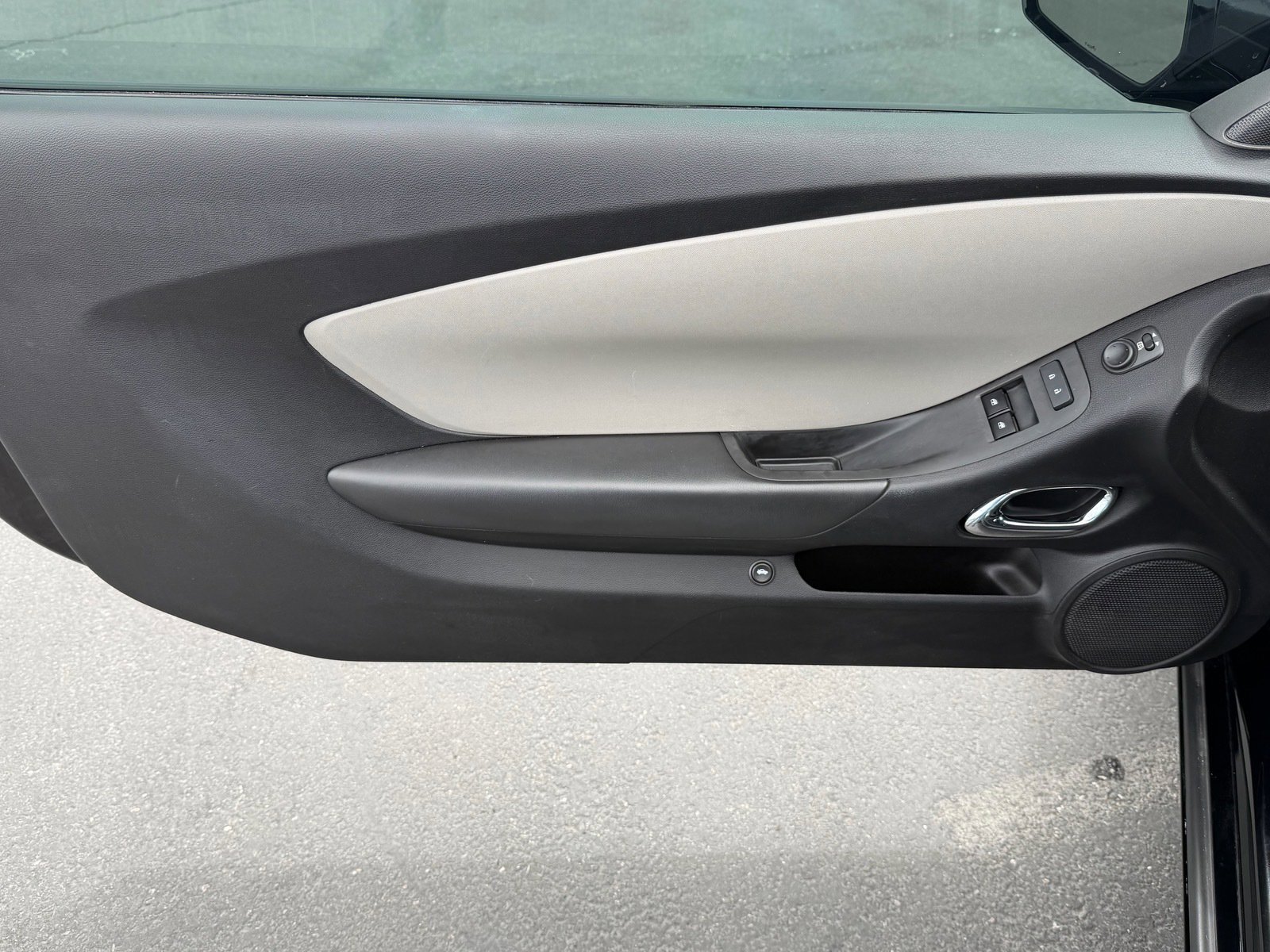 Used 2012 Chevrolet Camaro LS RWD image 12