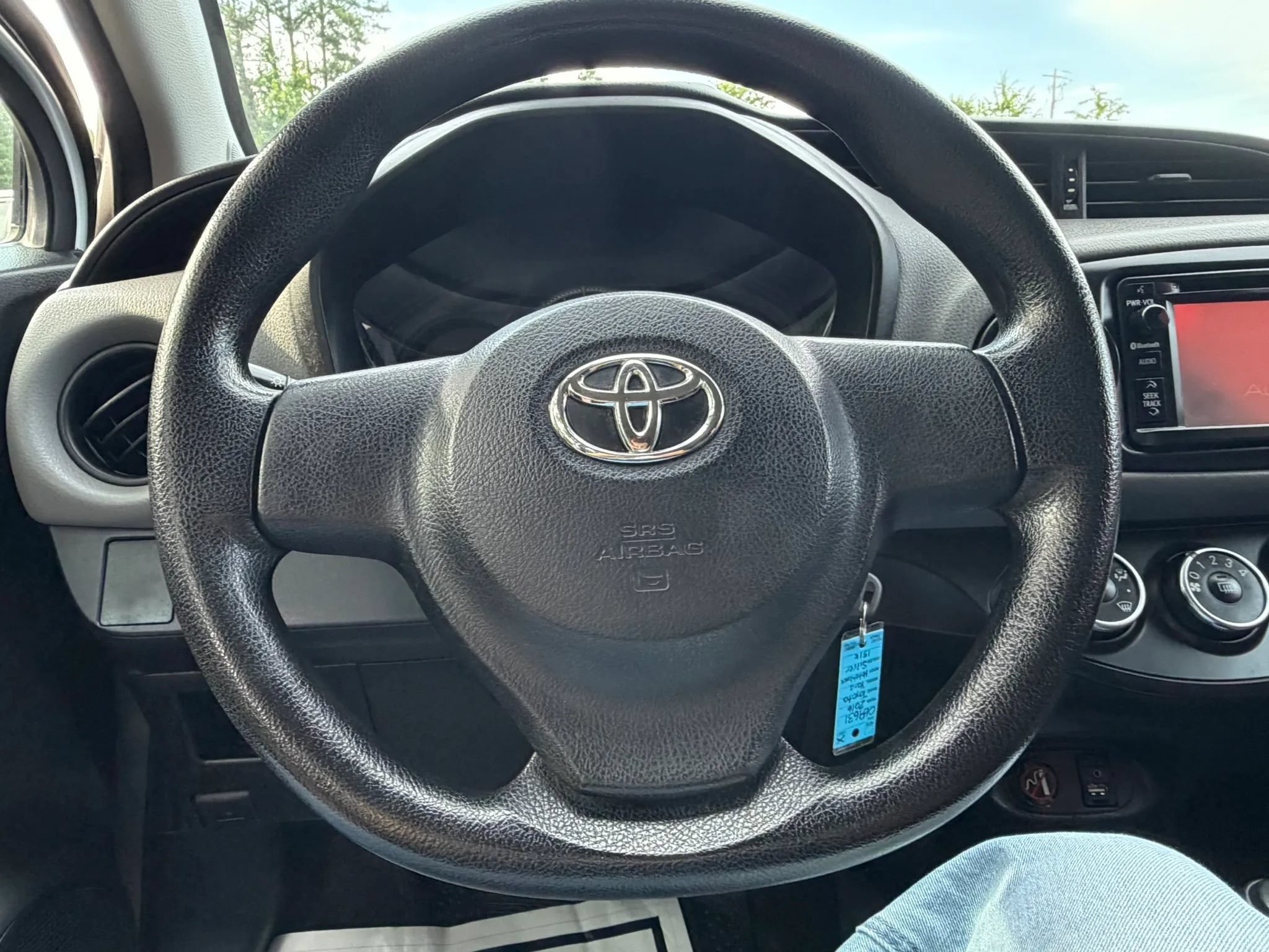 Used 2016 Toyota Yaris L FWD image 26
