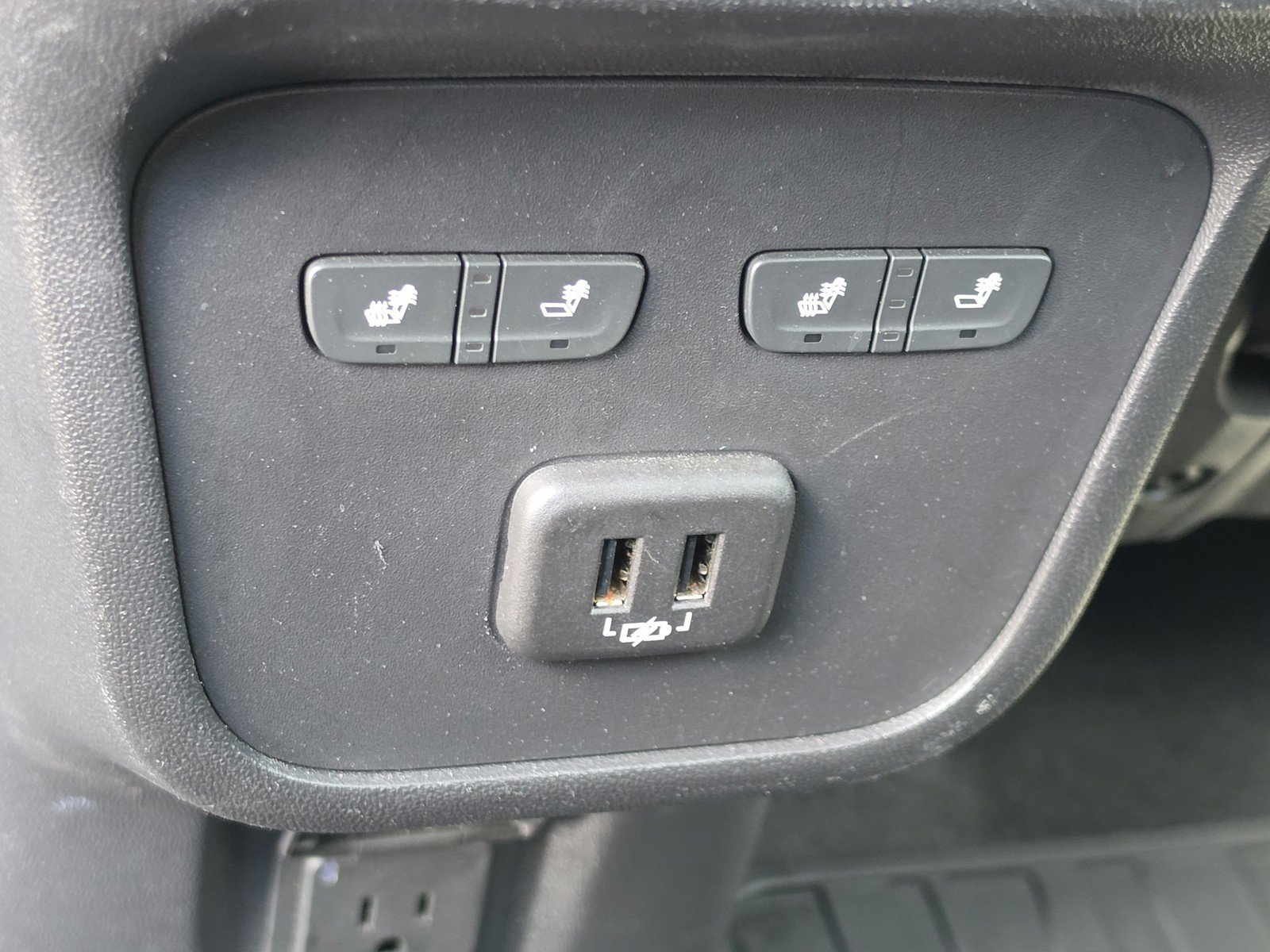 Used 2019 GMC Terrain Denali w/ Advanced Safety Package AWD/4WD image 14