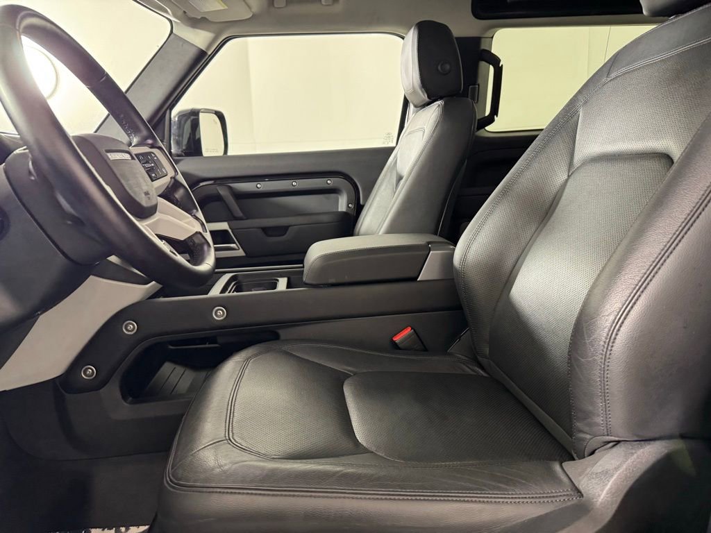 Used 2024 Land Rover Defender 90 S image 15