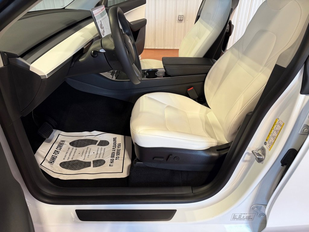 Used 2020 Tesla Model Y Long Range AWD/4WD image 18