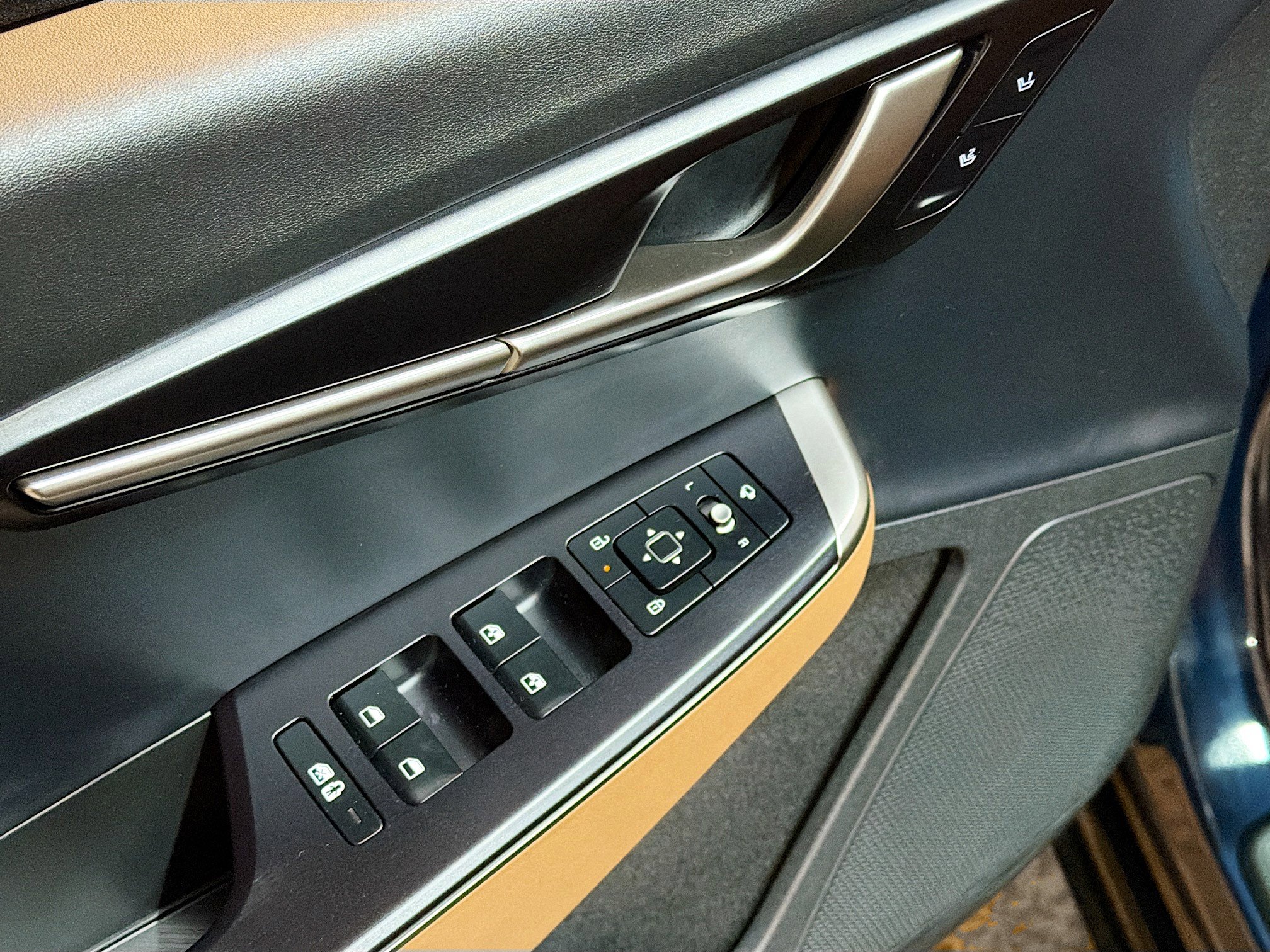 Used 2025 Kia EV6 Wind image 15