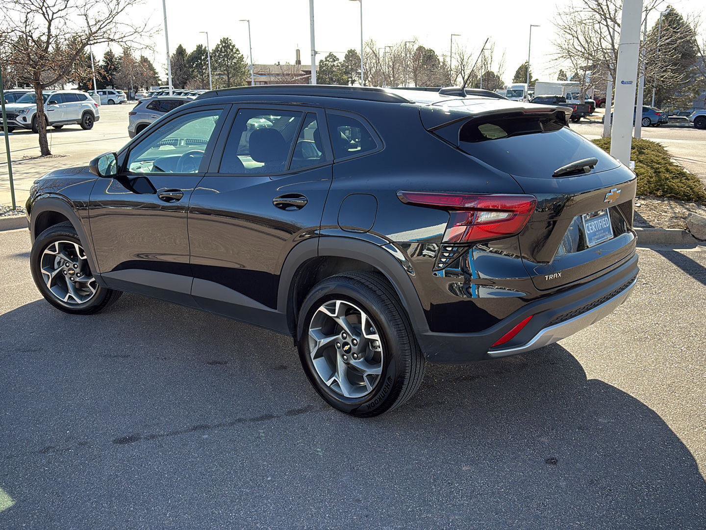 Used 2025 Chevrolet Trax LT w/ LT Convenience Package image 4