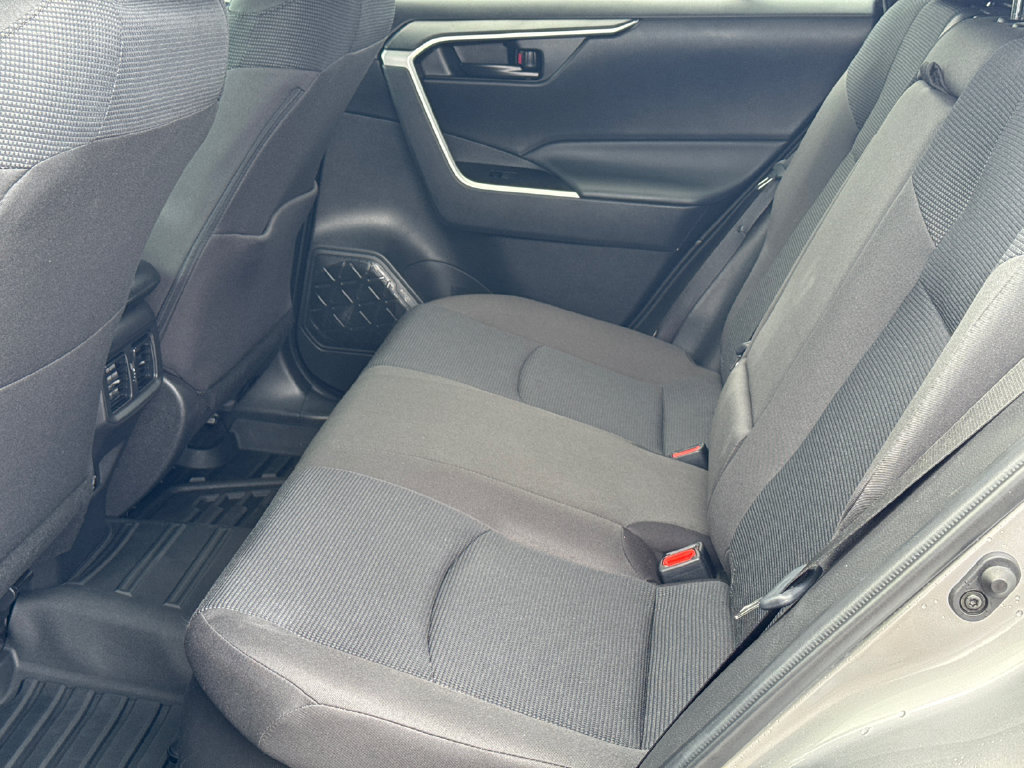 Used 2024 Toyota RAV4 LE AWD/4WD image 22