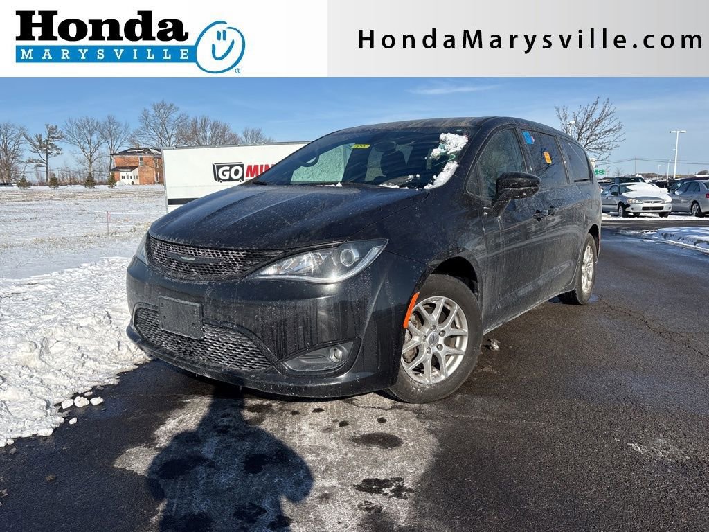 Used 2018 Chrysler Pacifica Touring Plus w/ S Appearance Package image 1