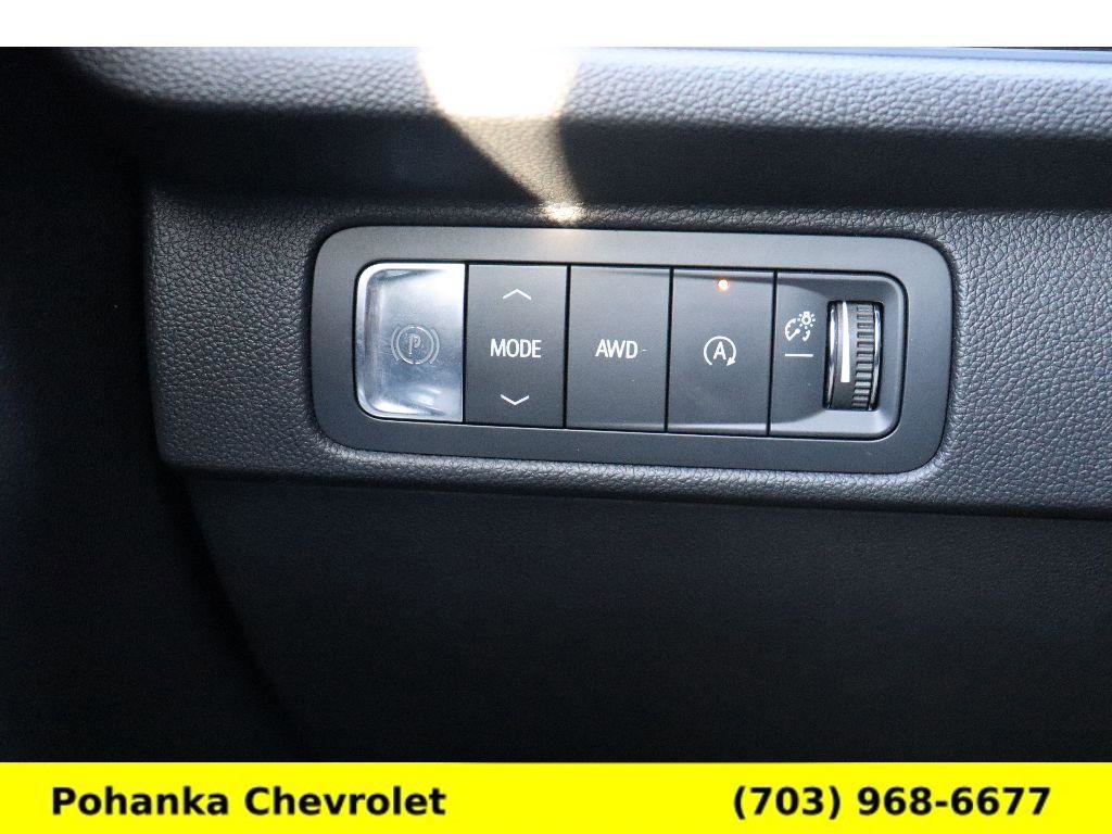 Used 2024 Chevrolet Traverse RS image 18