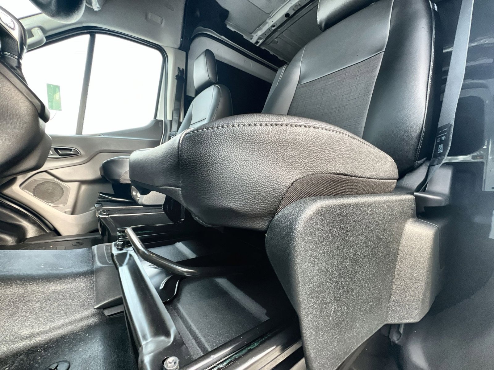 New 2026 Ford Transit 250 148 Medium Roof w/ Load Area Protection Package image 14