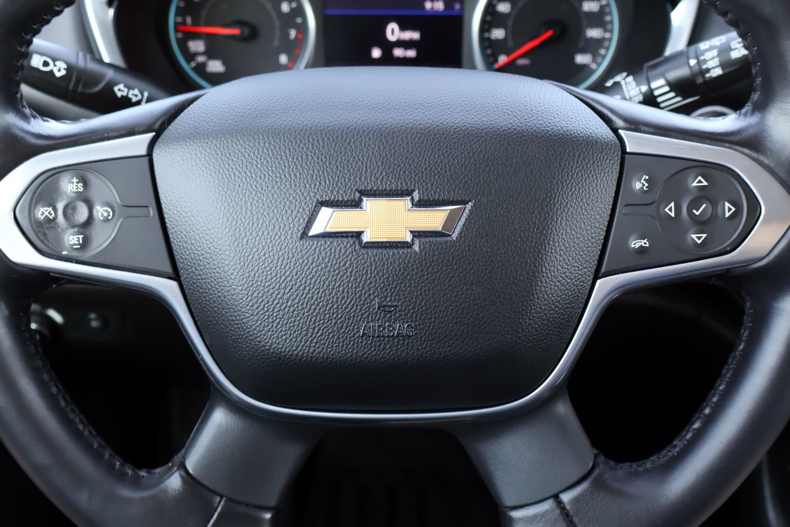 Used 2021 Chevrolet Traverse LT FWD image 24