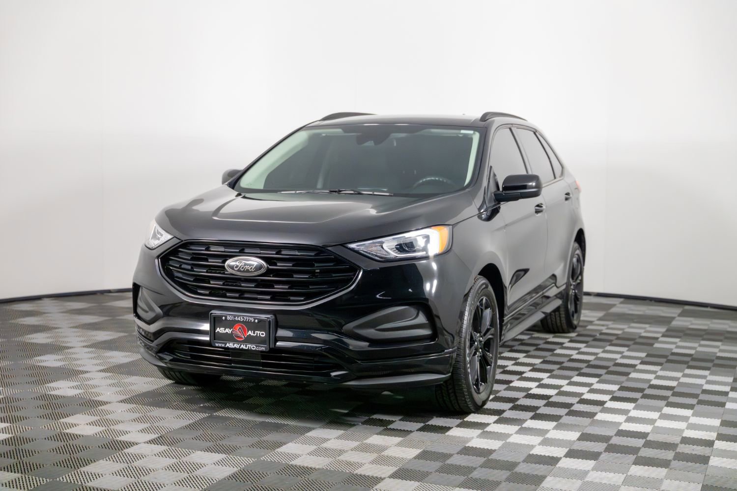 Used 2022 Ford Edge SE w/ Black Appearance Package image 2