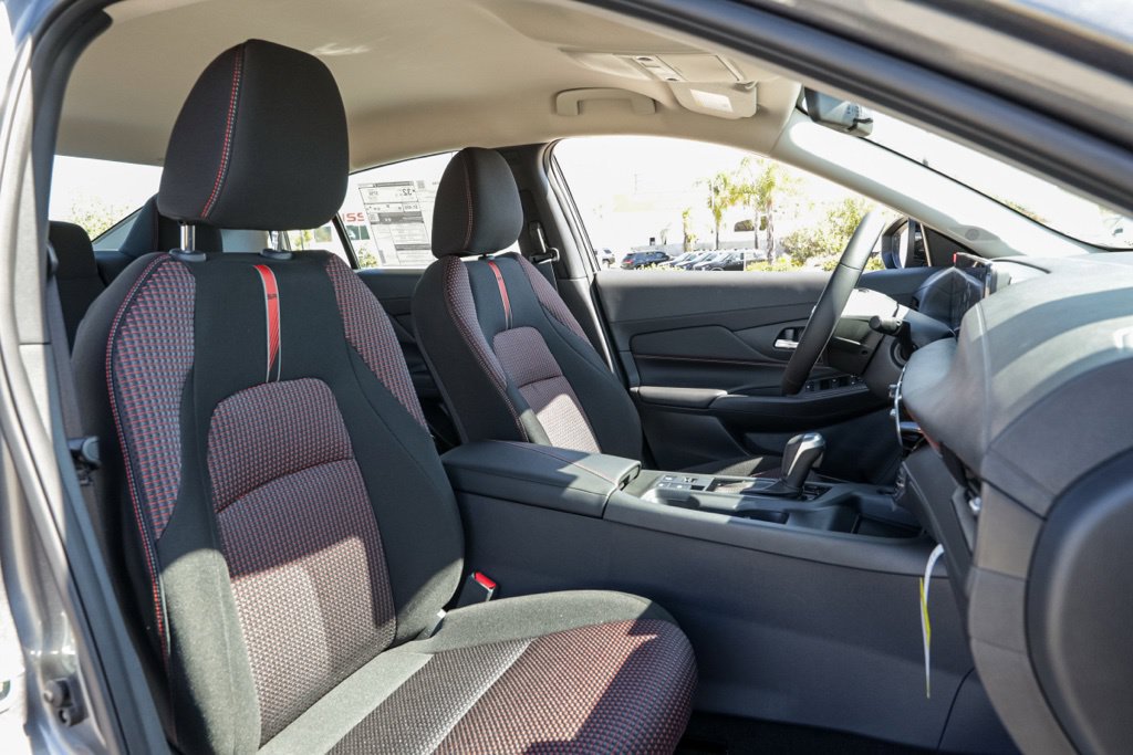 New 2027 Nissan Sentra SR w/ Floor Mat Package FWD image 20