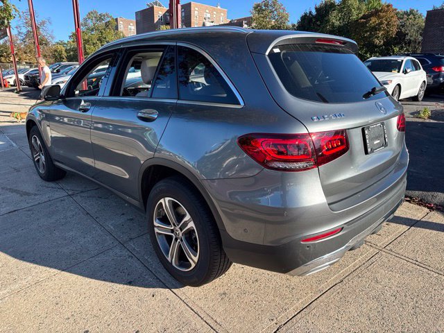 Used 2022 Mercedes-Benz GLC 300 4MATIC image 3