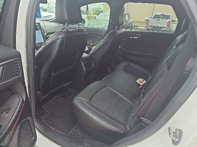 Used 2022 Ford Edge ST-Line AWD/4WD image 5