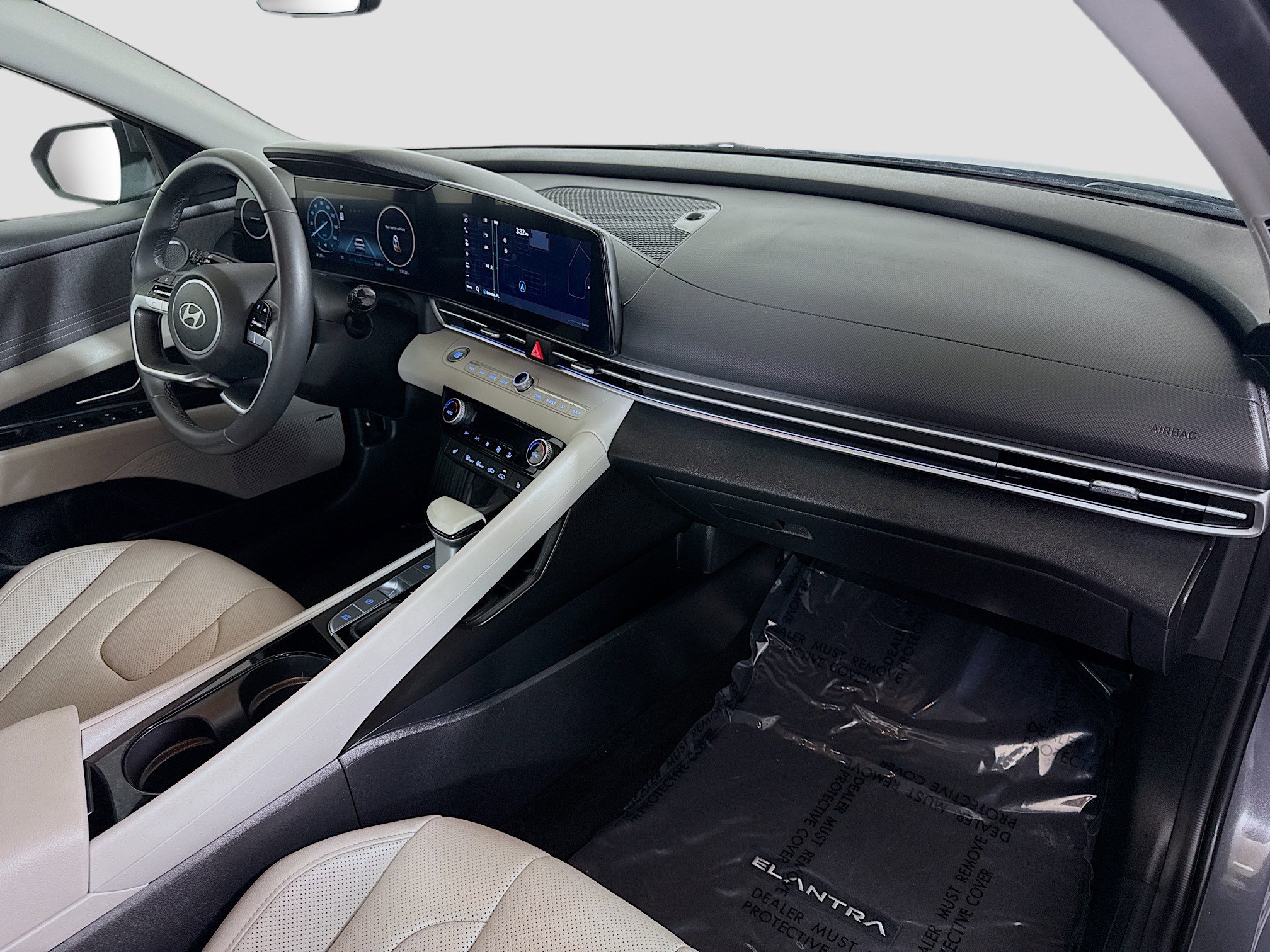 Used 2025 Hyundai Elantra Limited image 30