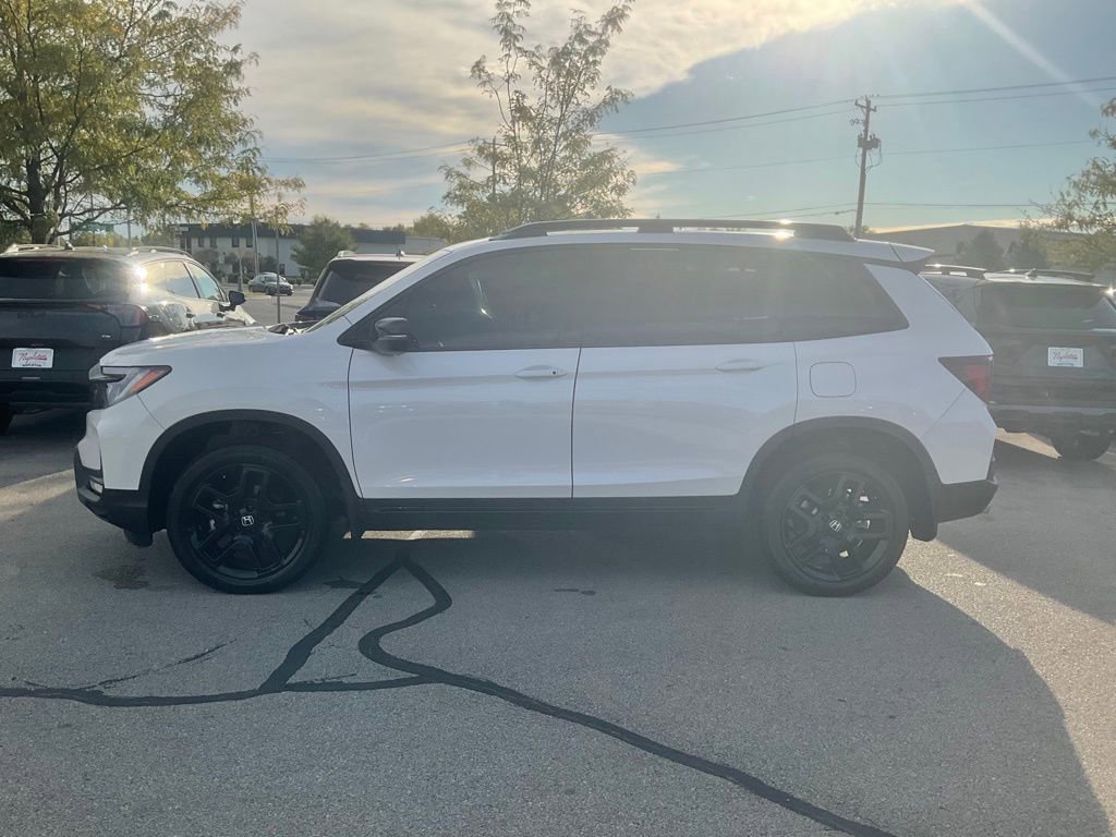Used 2024 Honda Passport Black Edition image 4