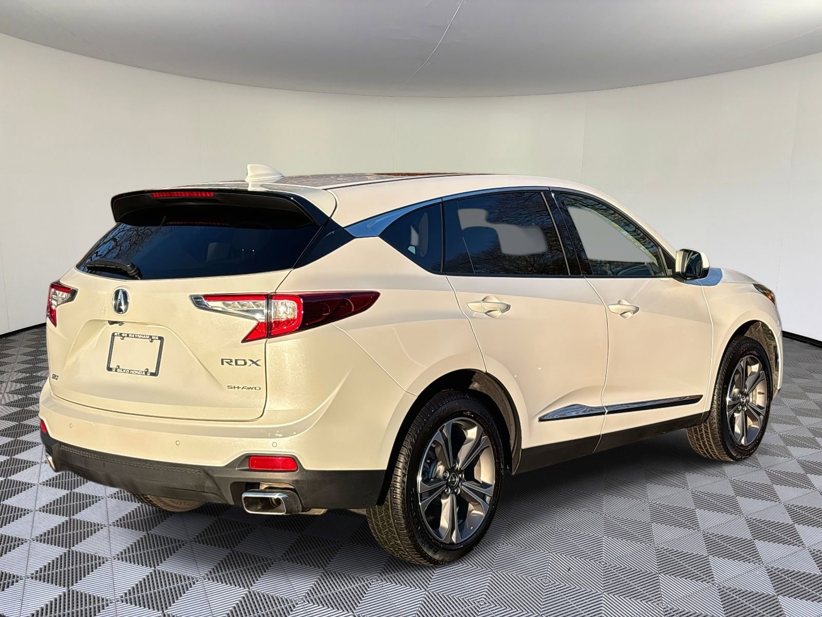 Used 2025 Acura RDX w/ Technology Package image 4