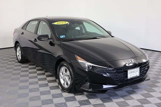 Used 2023 Hyundai Elantra SE w/ Cargo Package