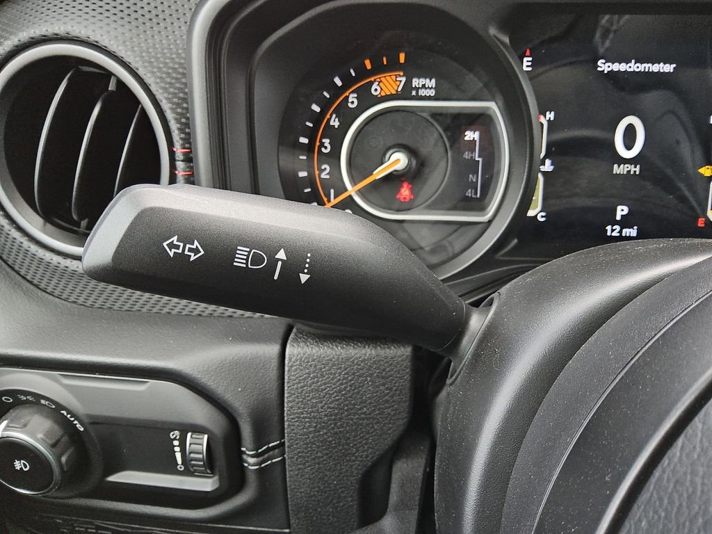 New 2025 Jeep Wrangler Unlimited Rubicon w/ XTREMEE 35" Tire Package image 27