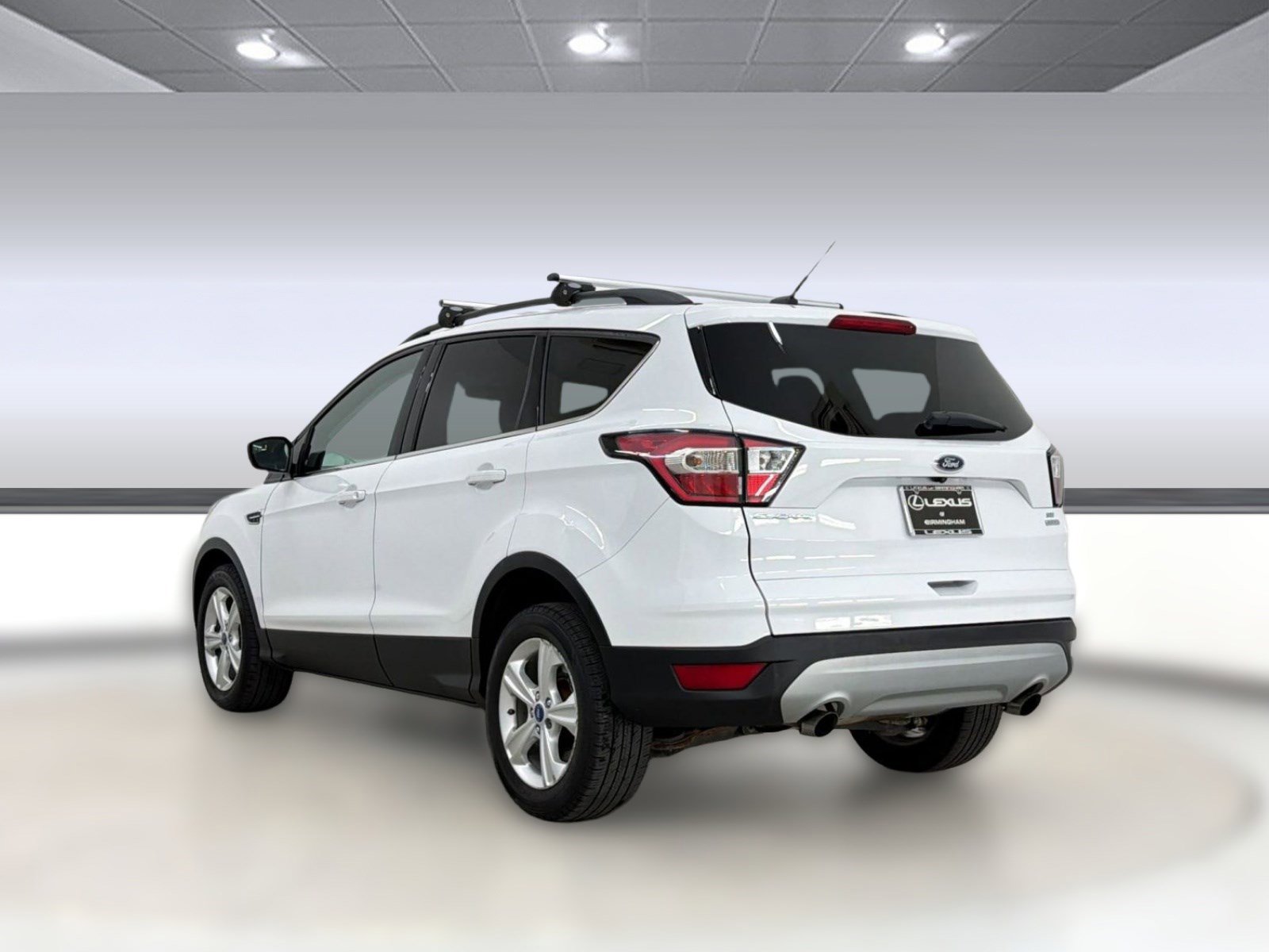 Used 2018 Ford Escape SE FWD image 3