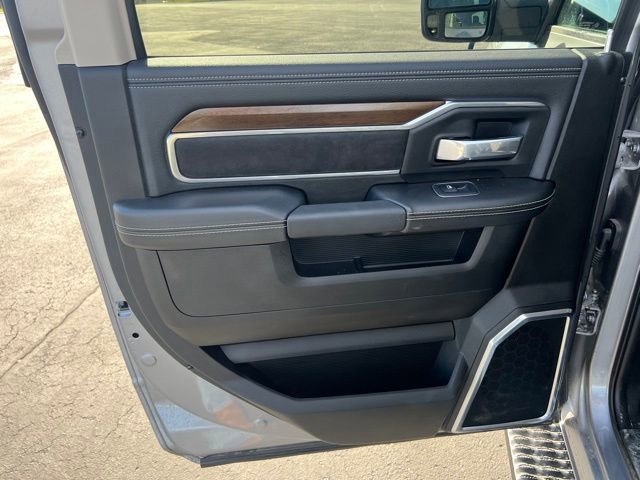 Used 2024 RAM 3500 Laramie image 29