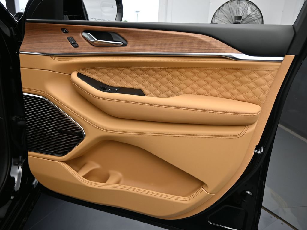 New 2025 Jeep Grand Cherokee Summit image 48