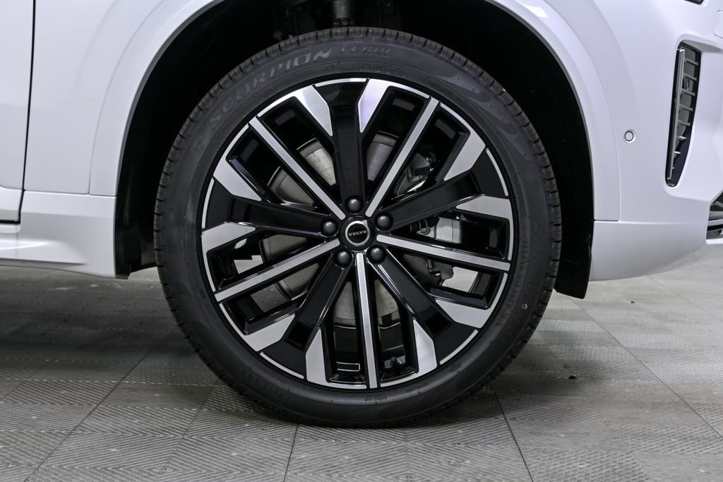 Used 2026 Volvo XC90 B6 Ultra w/ Protection Package AWD/4WD image 42